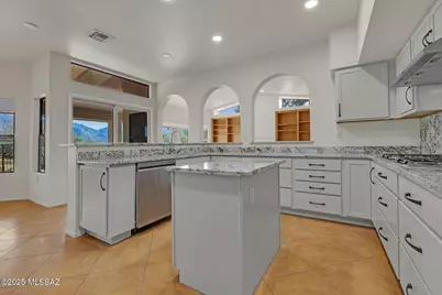 14142 N Fawnbrooke Drive, Oro Valley, AZ 85755 - Photo 10
