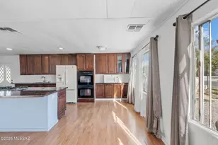 2743 N Geronimo Ave, Tucson, AZ 85705 - Photo 6