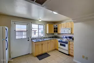 135 S Paseo Quinta, Green Valley, AZ 85614 - Photo 2
