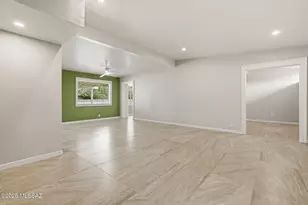 7061 E Edgemont St, Tucson, AZ 85710 - Photo 6