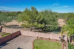 1007 E Mt Shibell Dr, Sahuarita, AZ 85629 - Photo 2