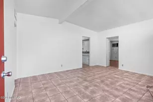 7164 E Port Au Prince Pl, Tucson, AZ 85710 - Photo 4