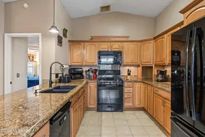 1709 W Applecreek Place, Tucson, AZ 85746 - Photo 2