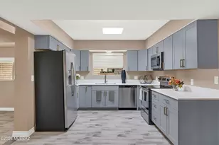 2572 W Calle Genova, Tucson, AZ 85745 - Photo 6