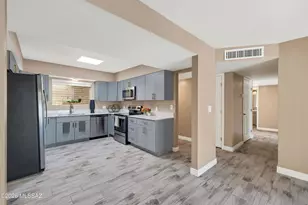 2572 W Calle Genova, Tucson, AZ 85745 - Photo 8