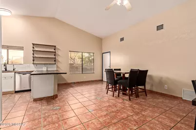 7992 S Lennox Lane, Tucson, AZ 85747 - Photo 14