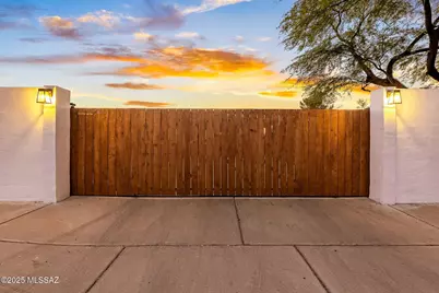 933 N Columbus Boulevard, Tucson, AZ 85711 - Photo 30