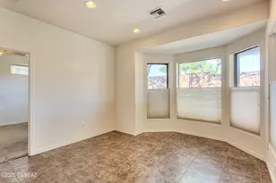 686 W Shadow Wood St, Green Valley, AZ 85614 - Photo 6