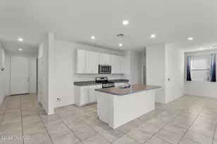 7996 S Golden Bell Dr, Tucson, AZ 85747 - Photo 8