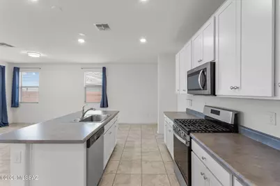 7996 S Golden Bell Drive, Tucson, AZ 85747 - Photo 10