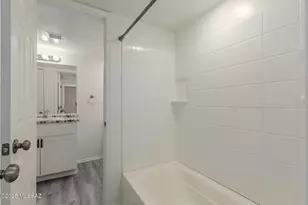 1620 N Wilmot Rd, Tucson, AZ 85712 - Photo 22