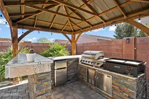 902 E Prairie Field Ln, Sahuarita, AZ 85629 - Photo 2