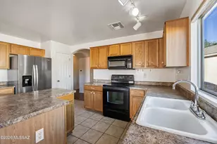 10001 E Apache Rain Dr, Tucson, AZ 85748 - Photo 6