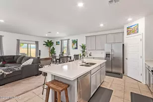 6255 S Desert Peak Dr, Tucson, AZ 85706 - Photo 8