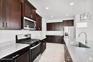 7801 S Walnutview Dr, Tucson, AZ 85757 - Photo 12