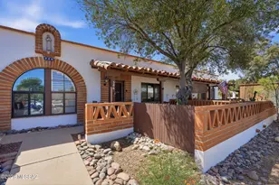 386 S La Canada Dr, Green Valley, AZ 85614 - Photo 2