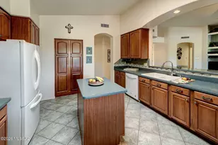 5213 Spring View Dr, Tucson, AZ 85749 - Photo 16