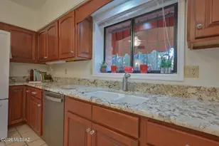 8563 N Candlewood Loop, Tucson, AZ 85704 - Photo 14