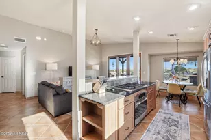 957 E Josephine Saddle Pl, Green Valley, AZ 85614 - Photo 10