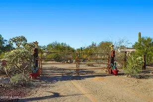 2848 S Desert Rose Dr, Tucson, AZ 85735 - Photo 10