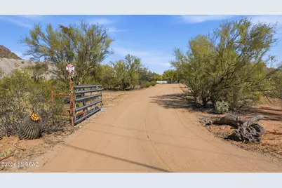 10880 W Massingale Road, Tucson, AZ 85743 - Photo 4