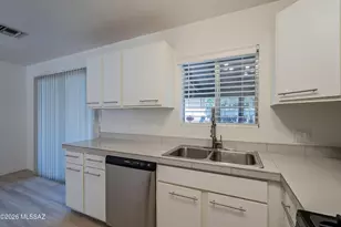 816 E 10th St, Tucson, AZ 85719 - Photo 8