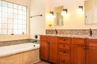 5305 N Spring View Dr, Tucson, AZ 85749 - Photo 8