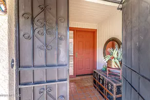 920 W Camino Sagasta, Green Valley, AZ 85622 - Photo 8