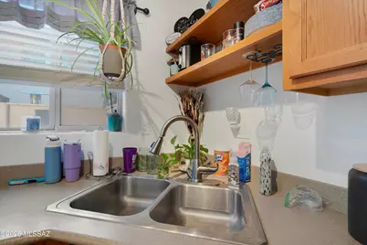 915 N Venice Avenue #APT B, Tucson, AZ 85711 - Photo 14