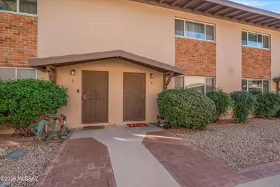 915 N Venice Avenue #APT B, Tucson, AZ 85711 - Photo 2