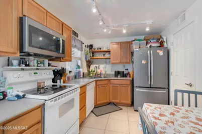 915 N Venice Avenue #APT B, Tucson, AZ 85711 - Photo 12