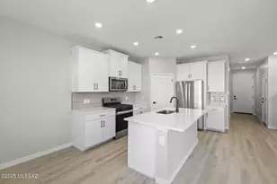 7714 S Wild Pr Dr, Tucson, AZ 85757 - Photo 4