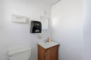 1031 S Magnolia Ave, Tucson, AZ 85711 - Photo 18