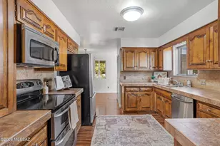 6939 E Crestline Dr, Tucson, AZ 85715 - Photo 10