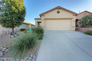 542 W Astruc Dr, Green Valley, AZ 85614 - Photo 6