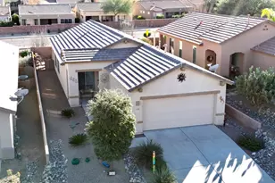 542 W Astruc Dr, Green Valley, AZ 85614 - Photo 2