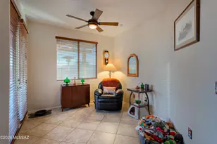 542 W Astruc Dr, Green Valley, AZ 85614 - Photo 14