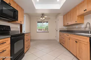 531 S Paseo La Rueda Cir, Green Valley, AZ 85614 - Photo 16