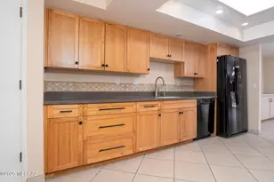 531 S Paseo La Rueda Cir, Green Valley, AZ 85614 - Photo 18