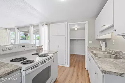 7902 E Winnepeg Drive, Tucson, AZ 85730 - Photo 4
