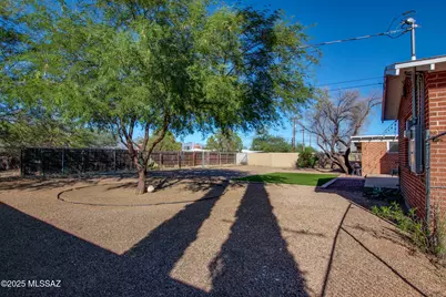 4241 E 5th Street, Tucson, AZ 85711 - Photo 32