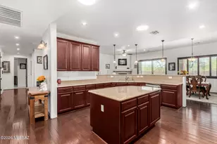 11049 E Carved Tree Ct, Tucson, AZ 85749 - Photo 10