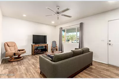 1501 N Cloverland Avenue, Tucson, AZ 85712 - Photo 2