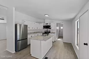 9876 S Cactus Apple Ln, Tucson, AZ 85756 - Photo 6