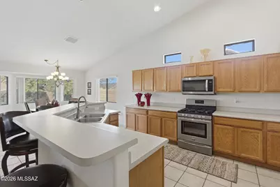 10605 E Heartleaf Willow Drive, Tucson, AZ 85747 - Photo 8