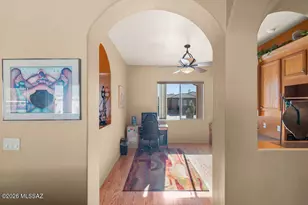 2020 W Cactus Run Dr, Green Valley, AZ 85622 - Photo 12