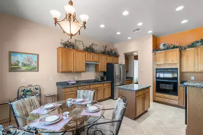 2020 W Cactus Run Drive, Green Valley, AZ 85622 - Photo 12