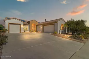 2020 W Cactus Run Dr, Green Valley, AZ 85622 - Photo 6