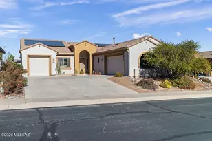 2020 W Cactus Run Dr, Green Valley, AZ 85622 - Photo 2