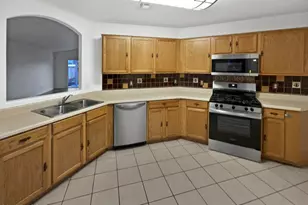 7405 E Cross Ridge Pl, Tucson, AZ 85710 - Photo 10